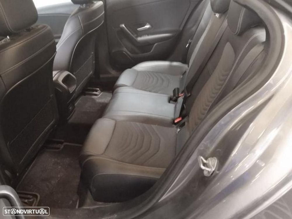 Mercedes-Benz A 180 Limousine - 4
