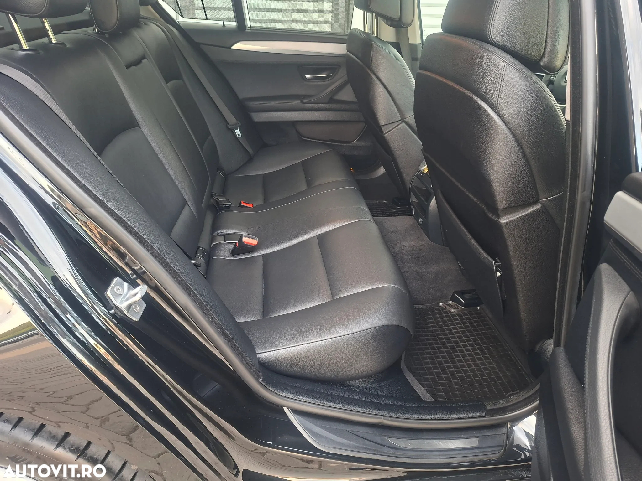 BMW Seria 5 530d Sport-Aut. Luxury Line - 7