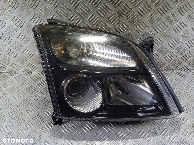 LAMPA PRAWA PRZEDNIA OPEL VECTRA C 5DV008290-00 - 1