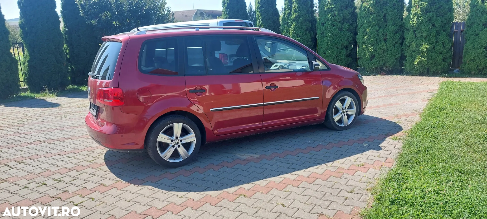 Volkswagen Touran 2.0 TDI DPF DSG Cross - 3