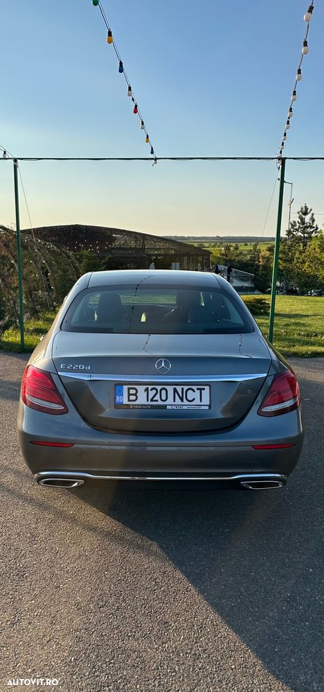 Mercedes-Benz E 220 d Aut. - 11