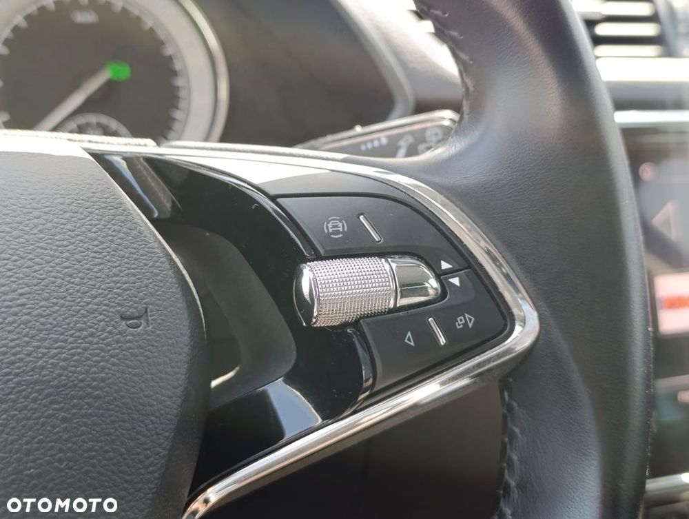Skoda Superb 1.5 TSI Ambition DSG - 28