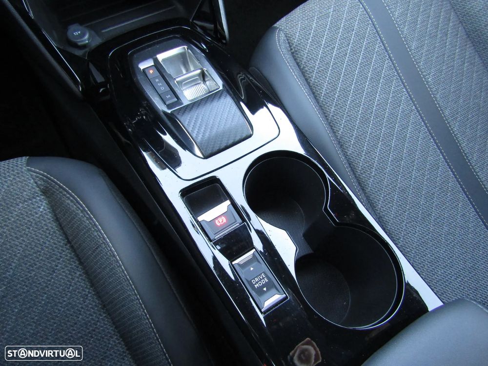 Peugeot 2008 1.5 BlueHDi Allure Pack EAT8 - 16