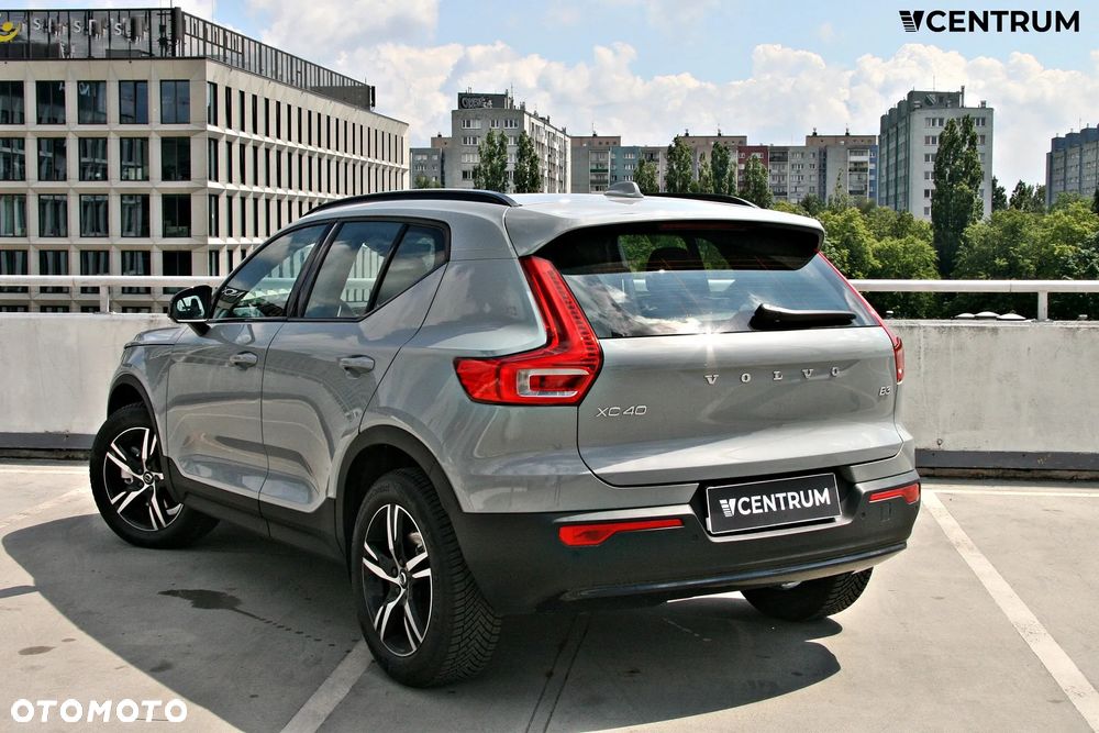 Volvo XC 40 B3 Plus Dark - 8