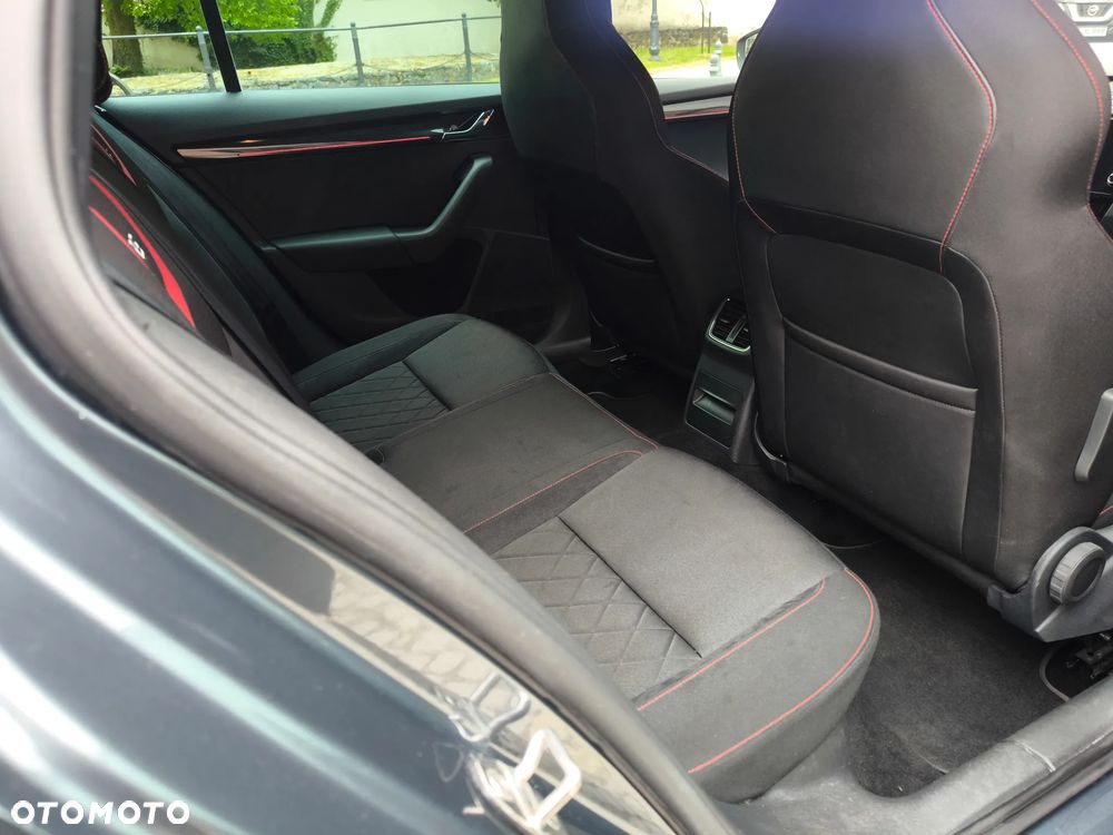 Skoda Octavia 2.0 TSI DSG RS 230 - 11