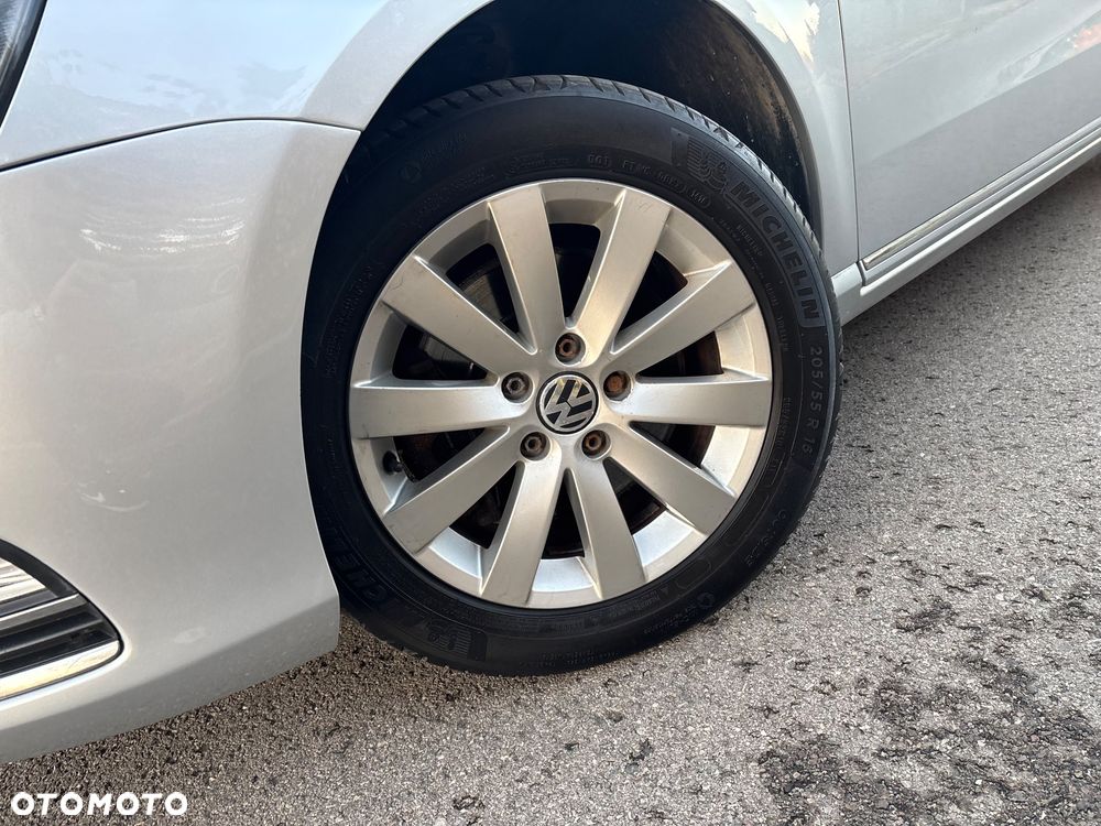 Volkswagen Passat - 20