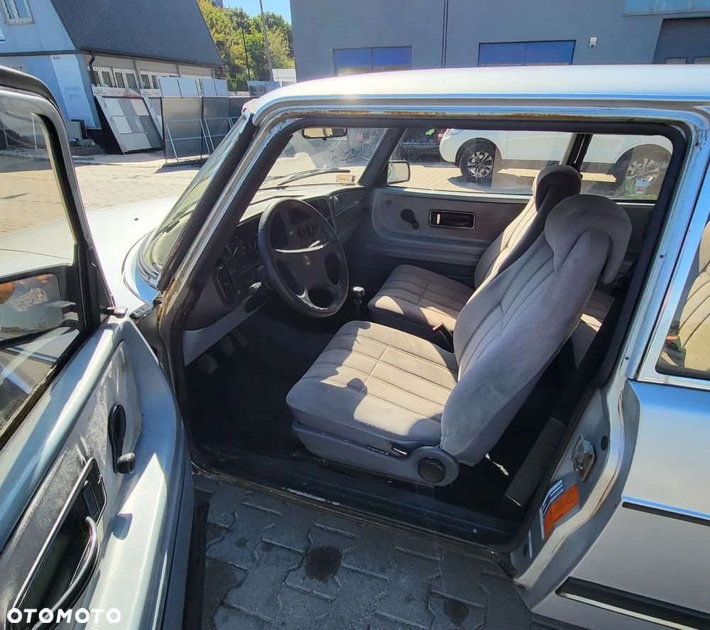 Saab 900 - 5