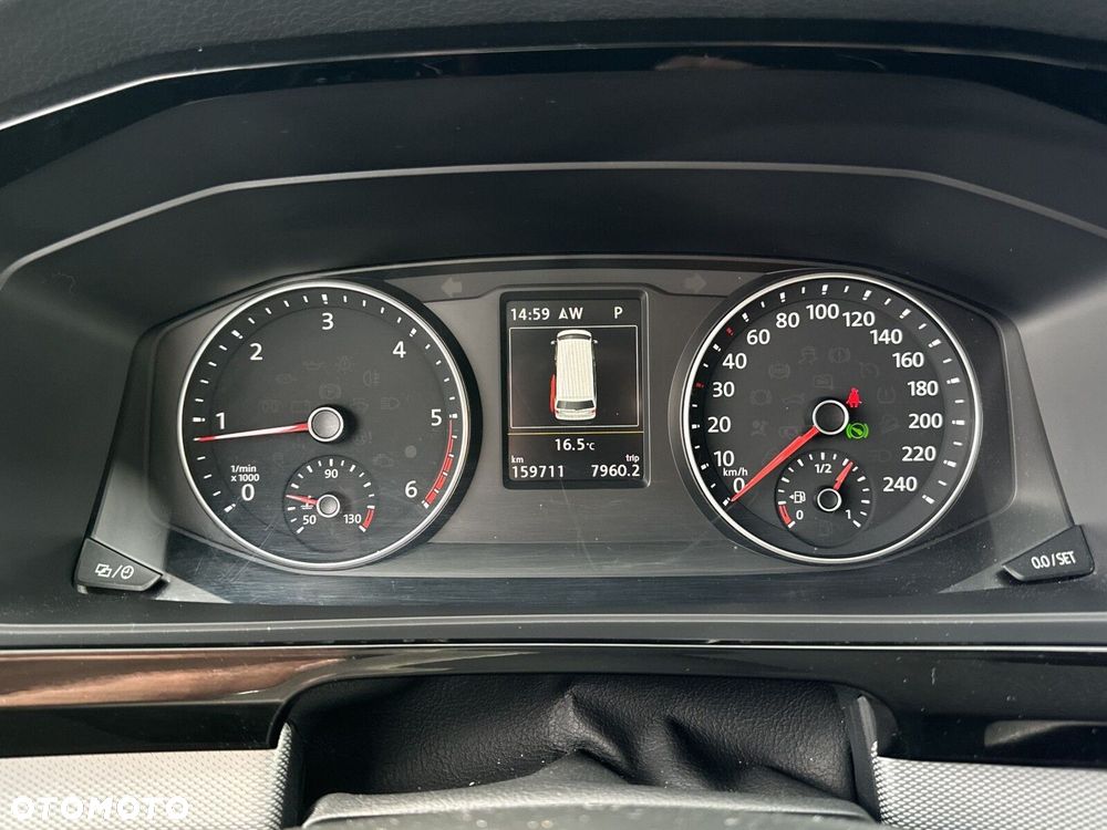 Volkswagen Multivan - 29