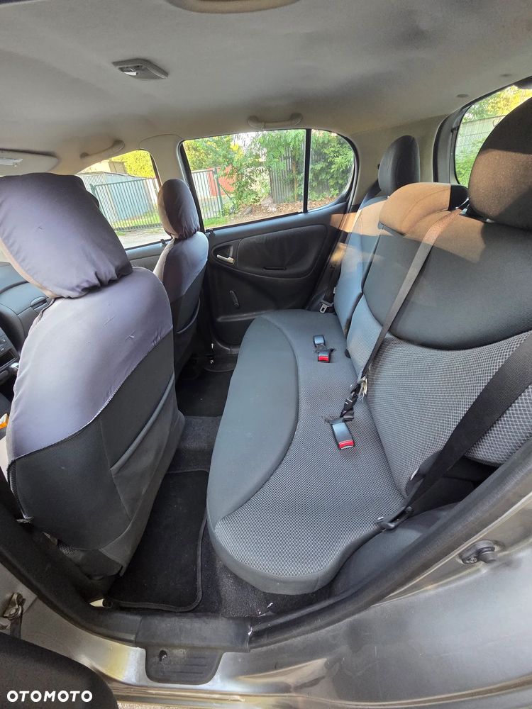 Toyota Yaris 1.4 D-4D Sol - 12