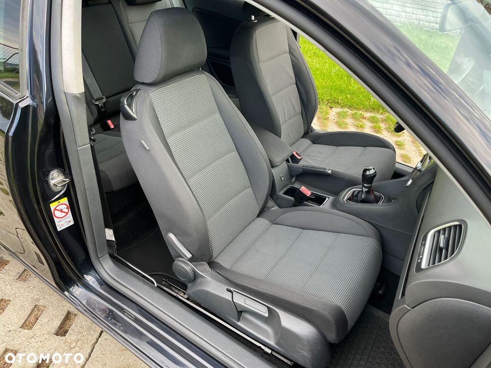 Volkswagen Golf - 10