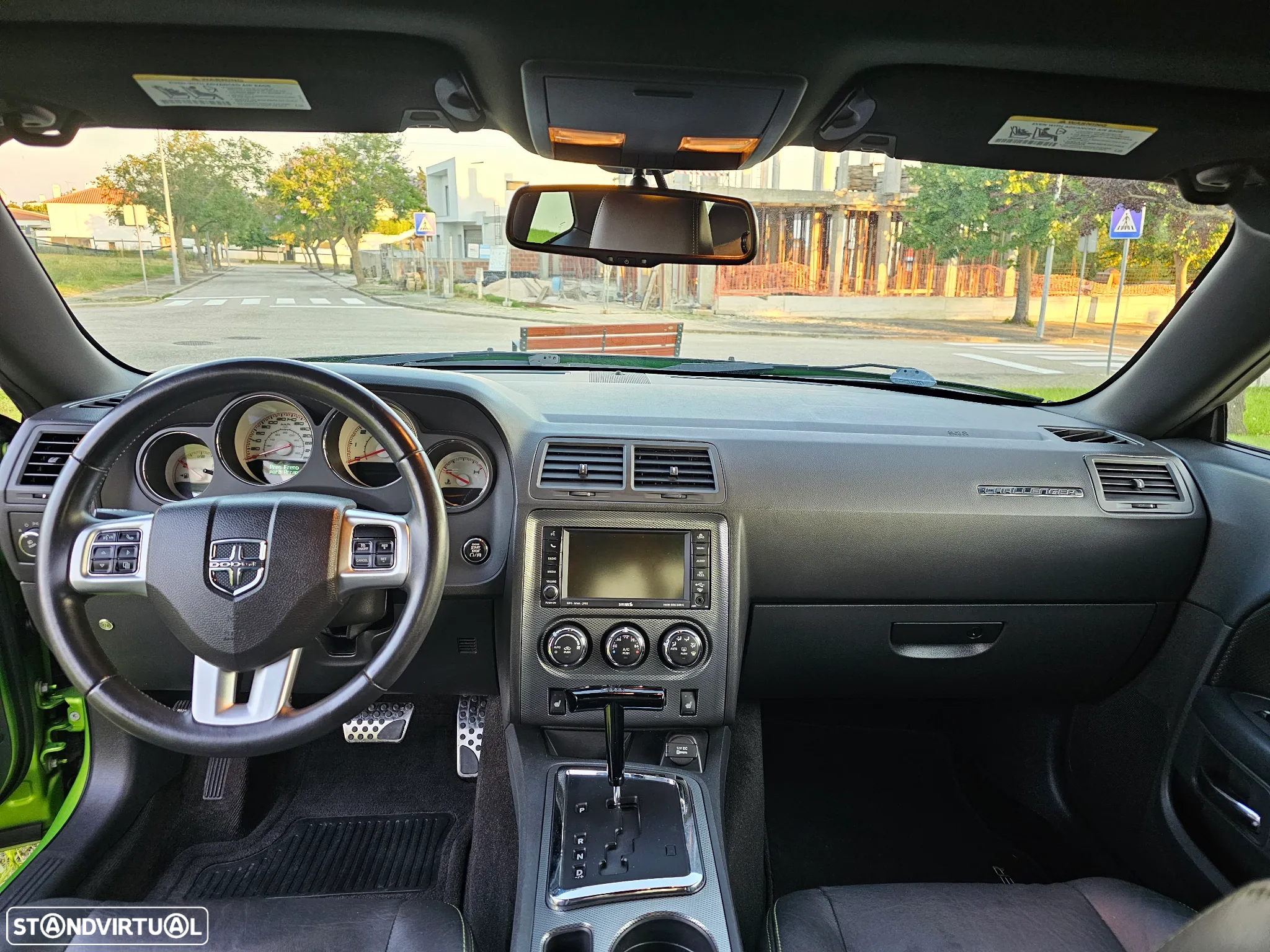Dodge Challenger Auto R/T Plus - 6