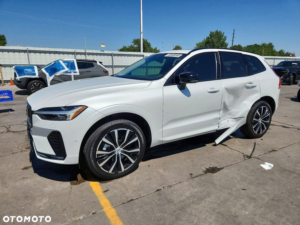 Volvo XC 60 B5 B AWD Plus Bright - 2