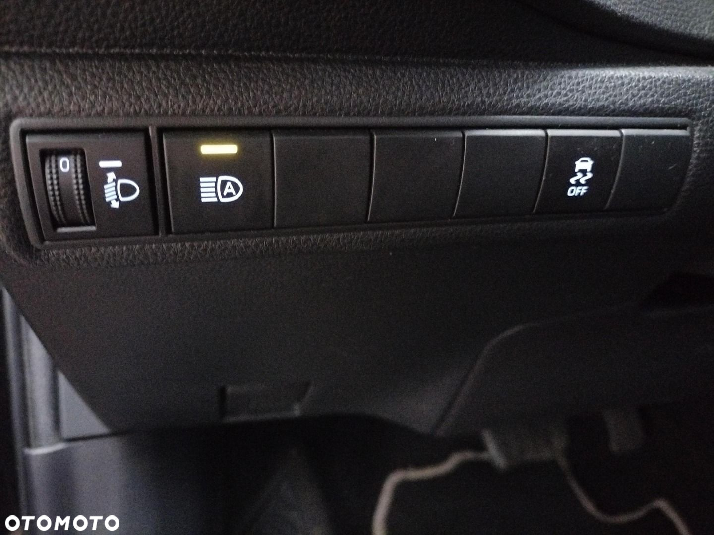 Toyota Corolla - 23