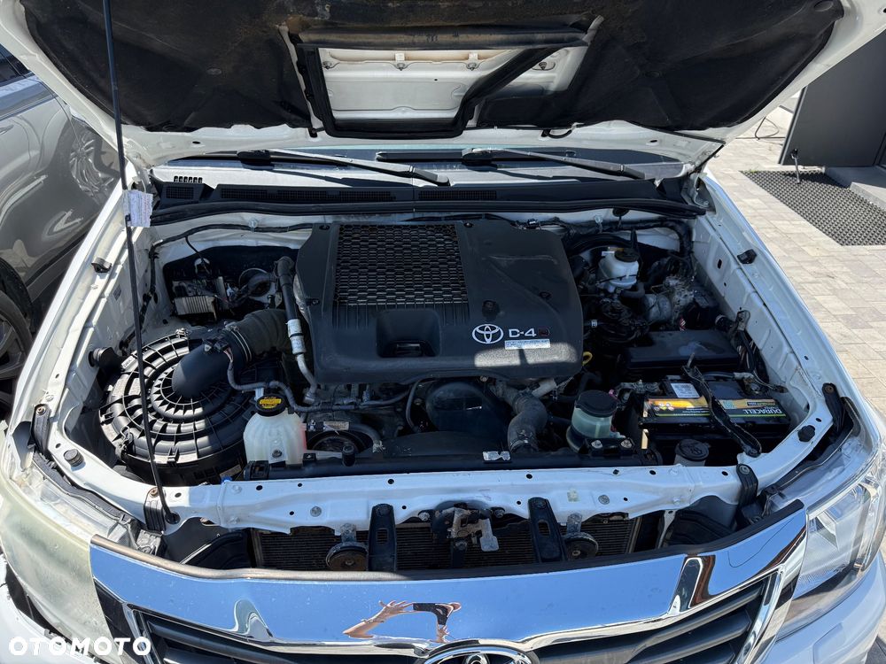 Toyota Hilux - 26