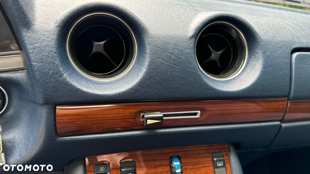 Mercedes-Benz W123 - 24