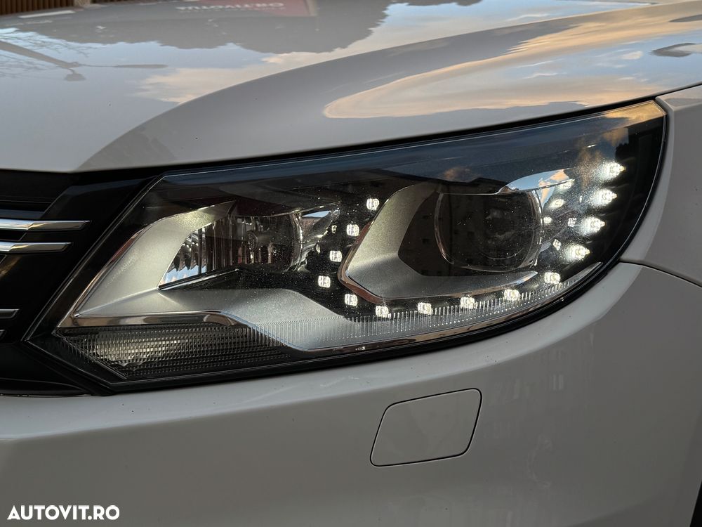 Volkswagen Tiguan 2.0 TDI DPF 4Motion BlueMotion Technology DSG Sport & Style - 24