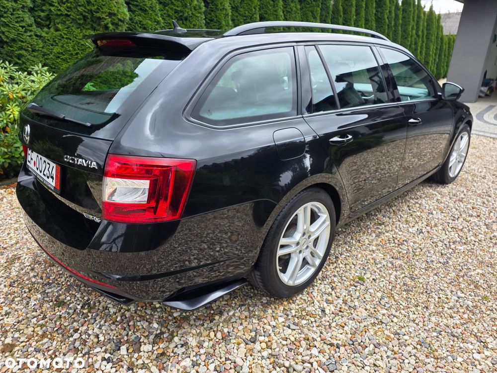 Skoda Octavia 2.0 TDI DSG RS - 11