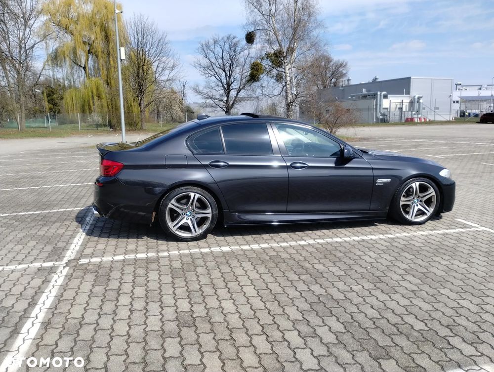 BMW Seria 5 528i xDrive Sport-Aut - 10