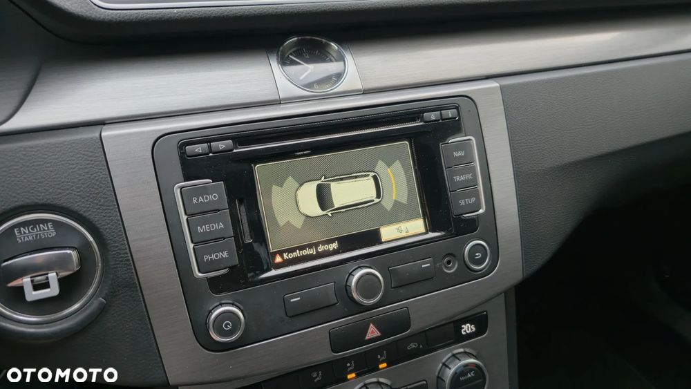 Volkswagen Passat 1.6 TDI Comfortline - 22