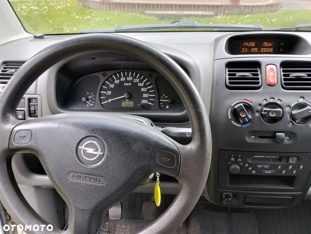 Opel Agila 1.0 - 10