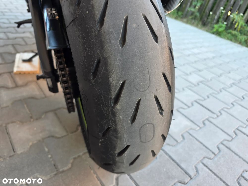Suzuki GSX-R - 10