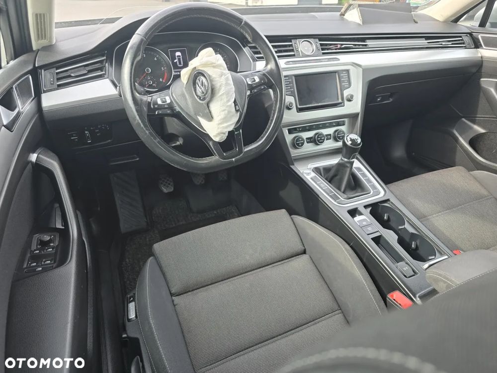 Volkswagen Passat 1.6 TDI (BlueMotion Technology) Comfortline - 20