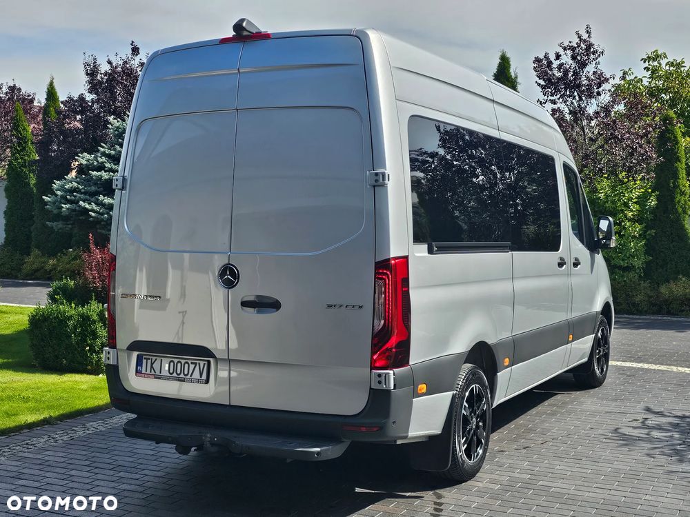Mercedes-Benz Sprinter - 12