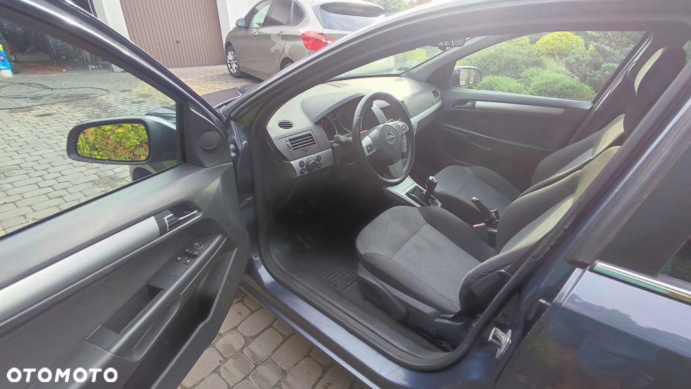 Opel Astra 1.7 CDTI DPF (119g) Edition - 9