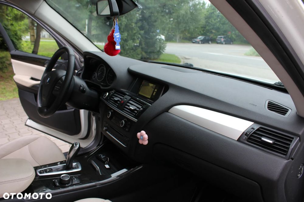 BMW X3 xDrive20d Luxury Line - 24