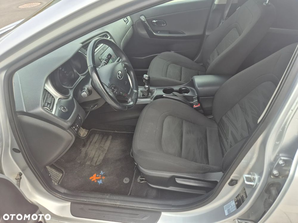 Kia Ceed 1.6 GDI Edition 7 - 9