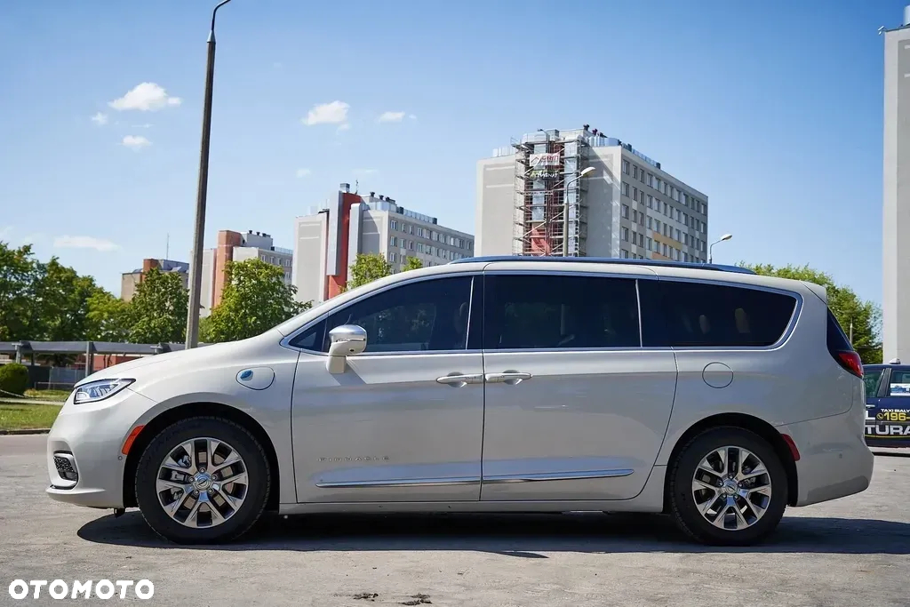 Chrysler Pacifica - 18