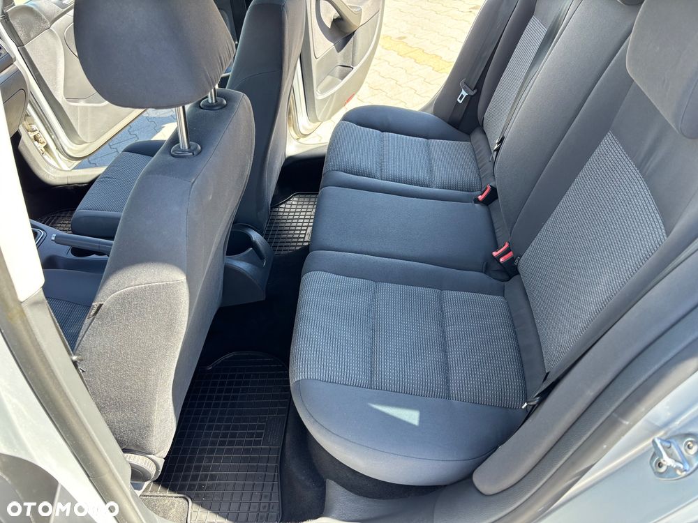 Volkswagen Golf 1.9 TDI DPF Trendline - 15