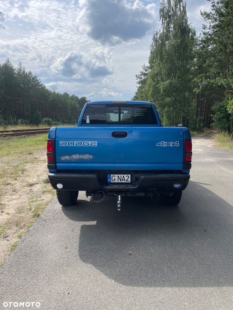 Dodge RAM 5.9 4WD - 4
