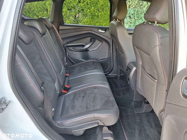 Ford Kuga 2.0 TDCi 2x4 ST-Line - 24
