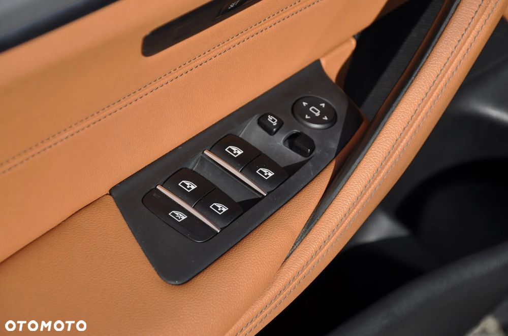 BMW Seria 5 520d mHEV - 32