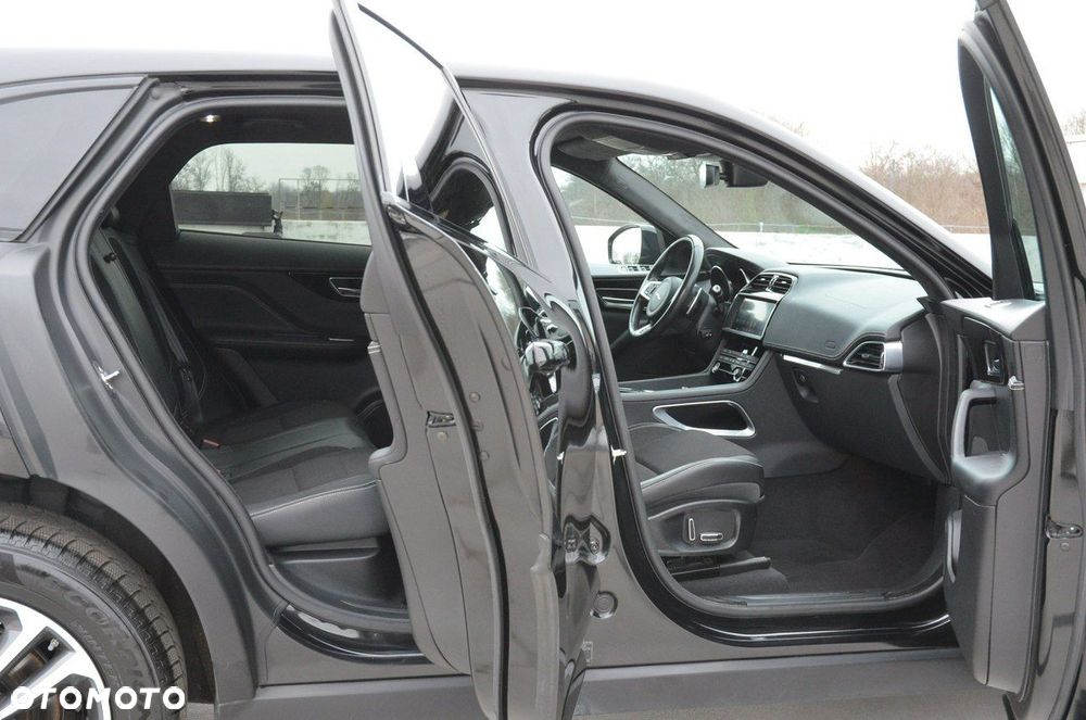 Jaguar F-Pace 2.0 i4P AWD R-Sport - 37