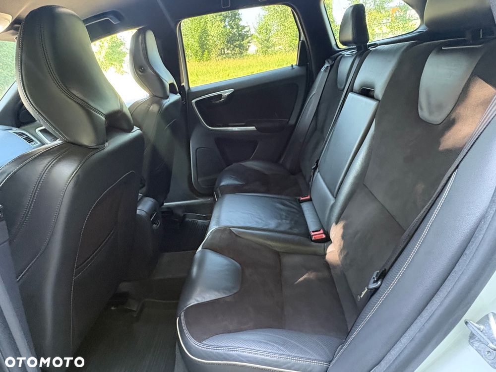 Volvo XC 60 D4 Geartronic RDesign - 14