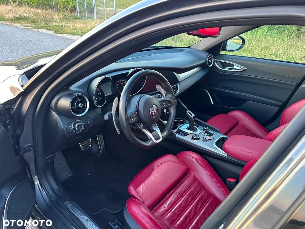 Alfa Romeo Giulia 2.0 Turbo 16V AT8 Veloce - 12