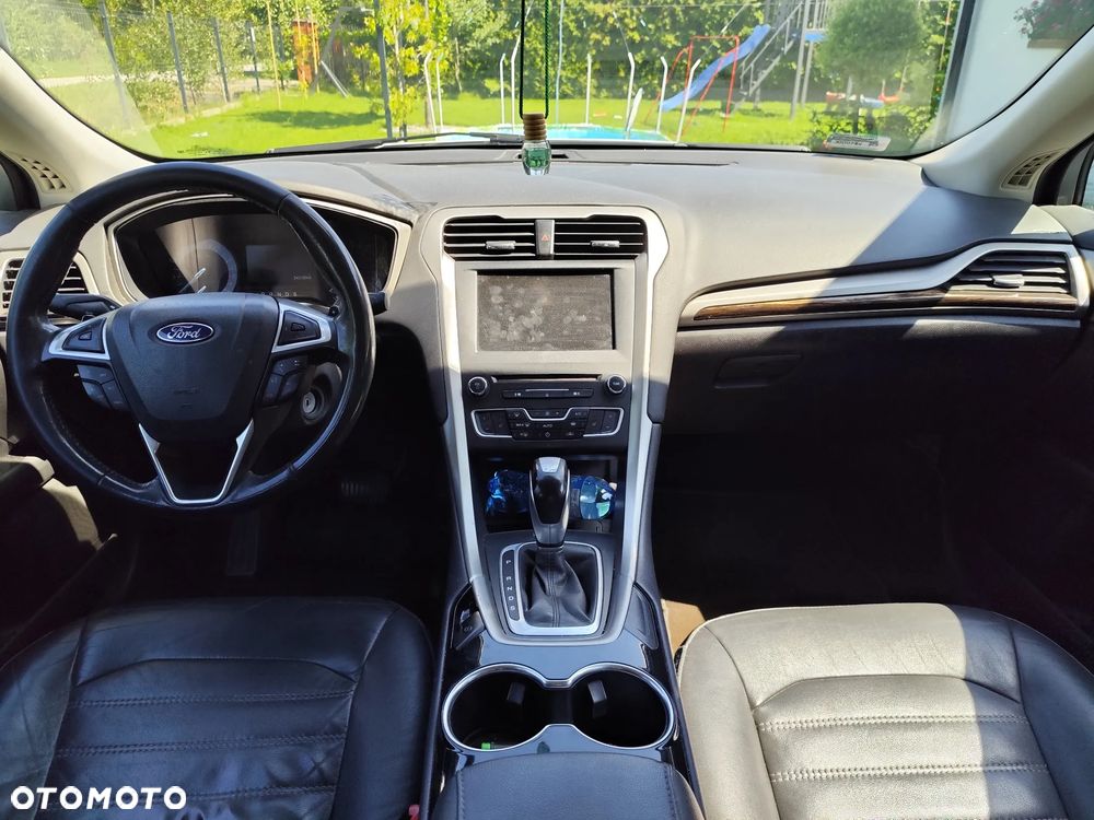Ford Fusion - 10