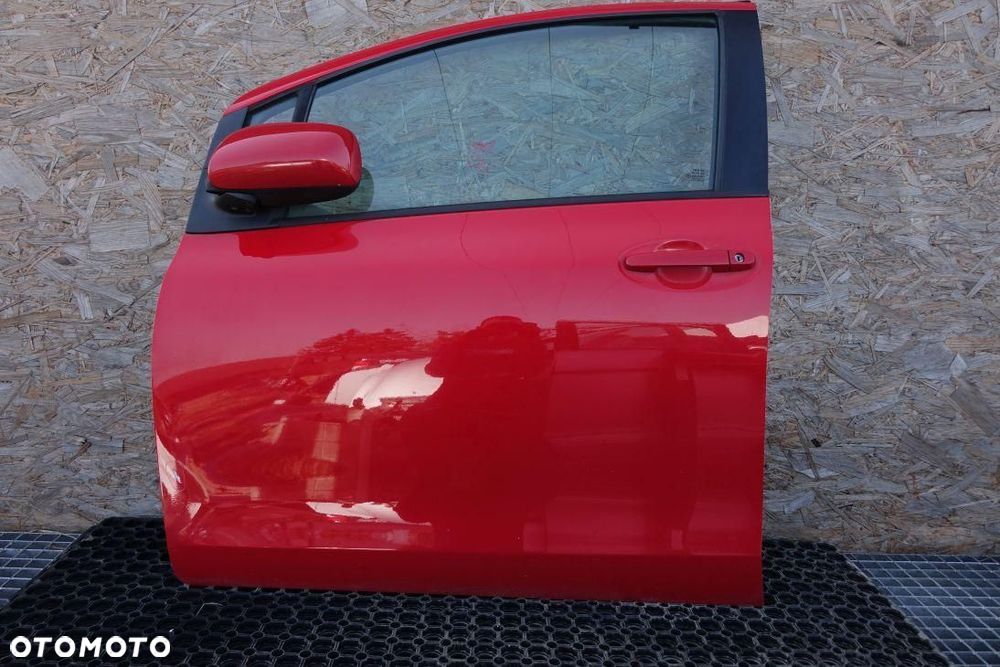 DRZWI LEWE PRZEDNIE 5D TOYOTA YARIS II - 2