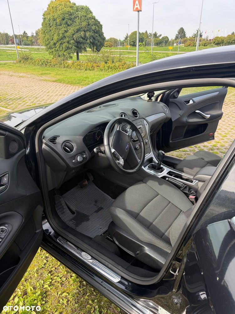 Ford Mondeo - 8
