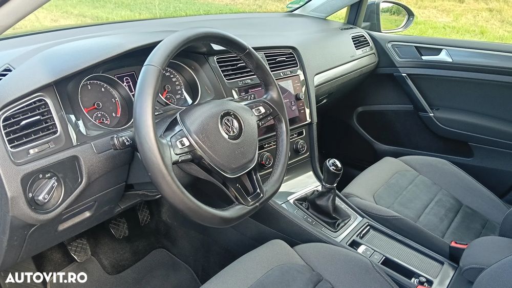 Volkswagen Golf 1.6 TDI Highline - 13
