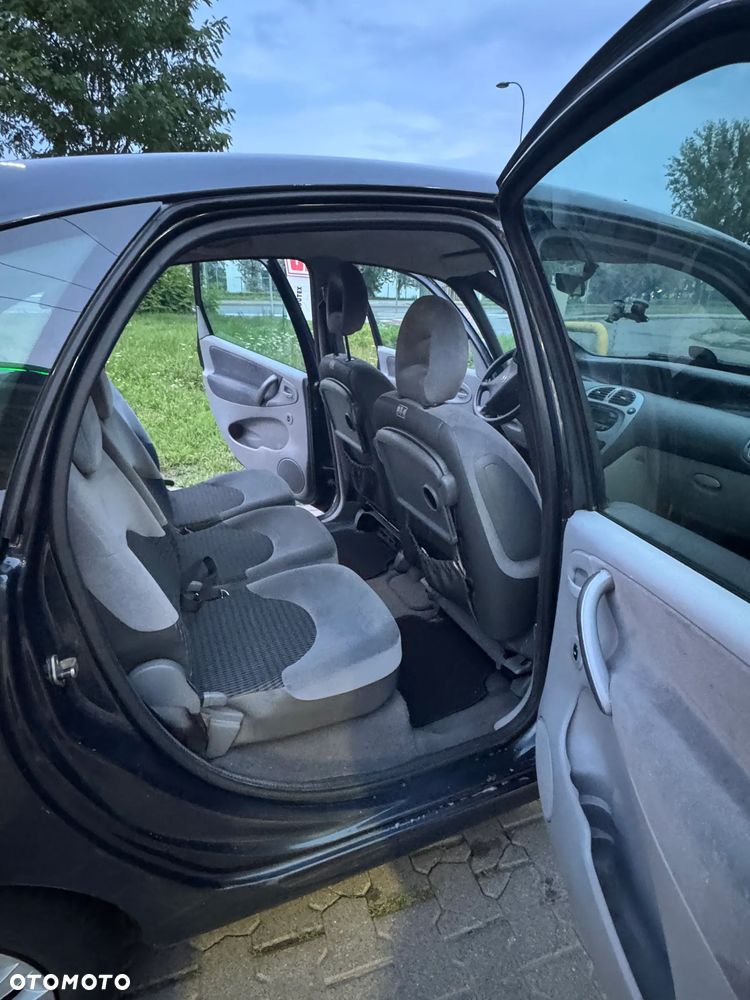 Citroën Xsara Picasso 1.6 HDI SX - 17