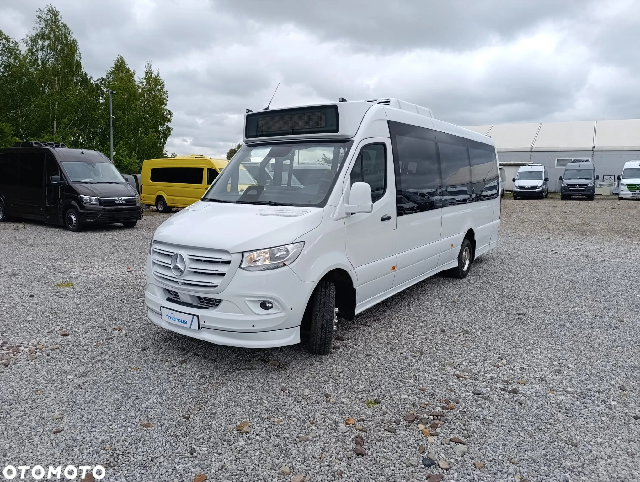 Mercedes-Benz Sprinter 517 - 12