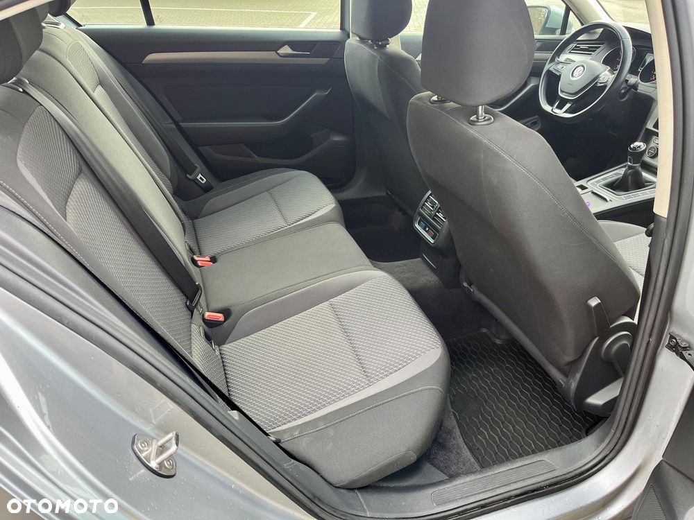 Volkswagen Passat 2.0 TDI BMT Comfortline - 13