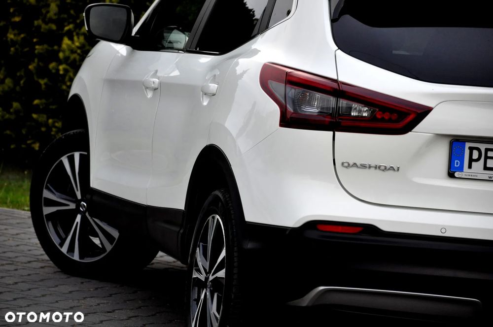 Nissan Qashqai 1.3 DIG-T AKARI - 24