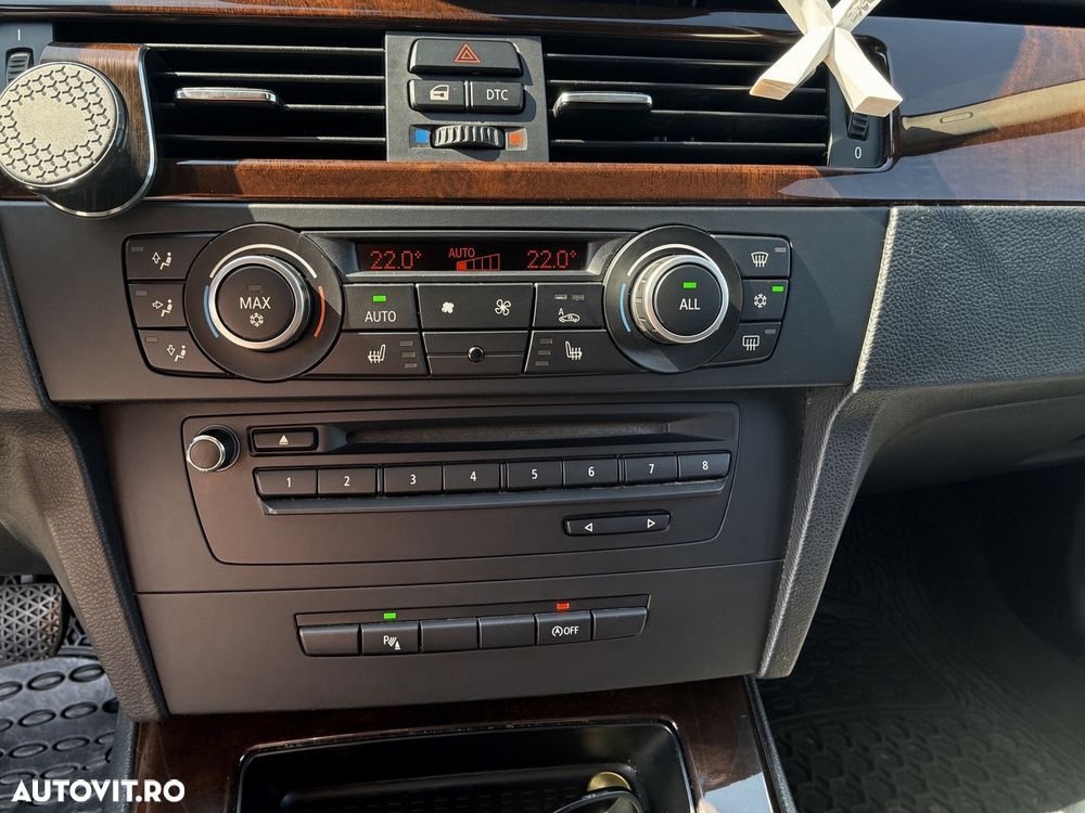 BMW Seria 3 318d - 15