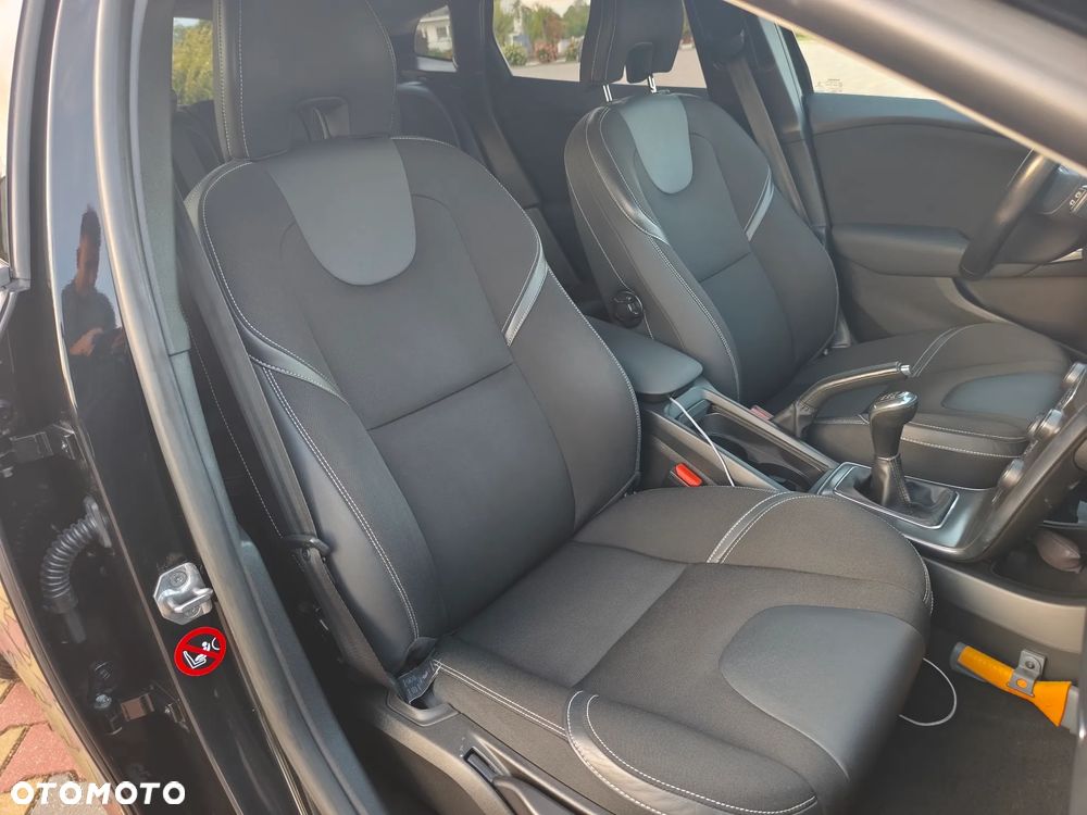 Volvo V40 D2 Summum - 20