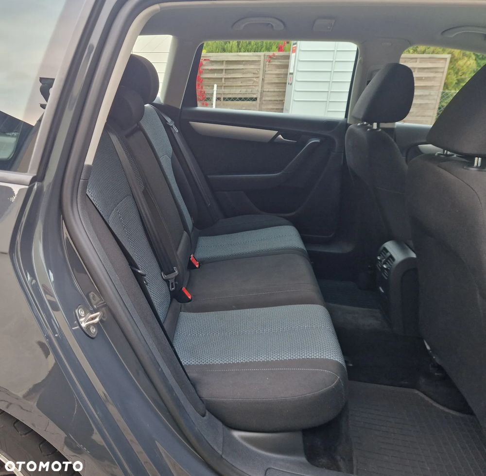 Volkswagen Passat 1.6 TDI Comfortline - 27