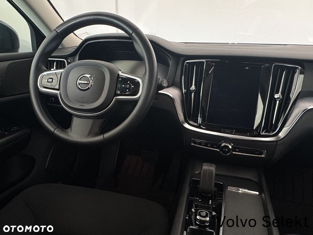 Volvo V60 Cross Country - 11